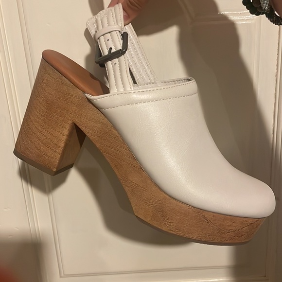 White classic clogs - Picture 2 of 5
